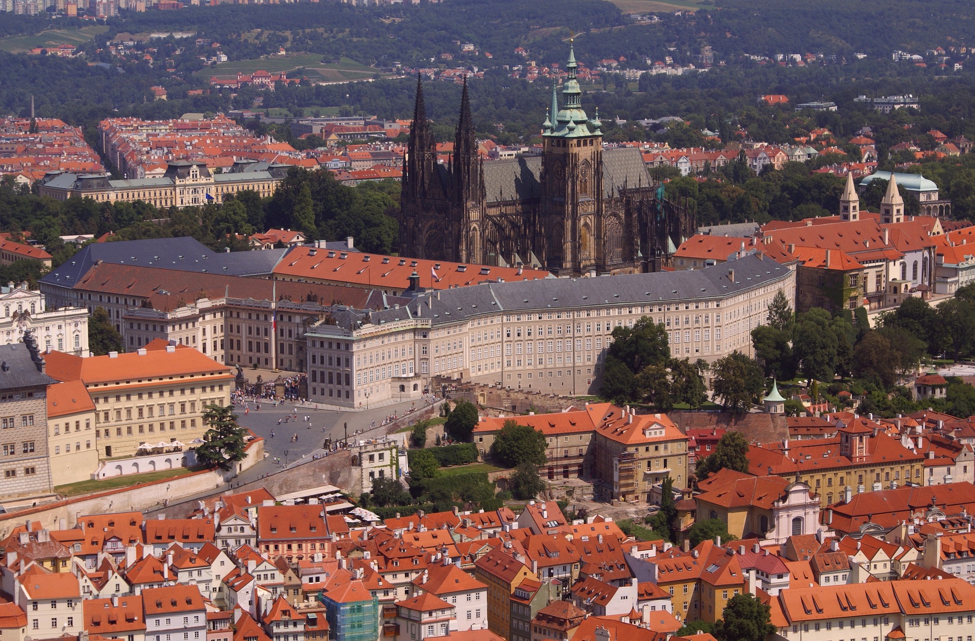 Zářící Vrch Petřín: Panorama města na dlani