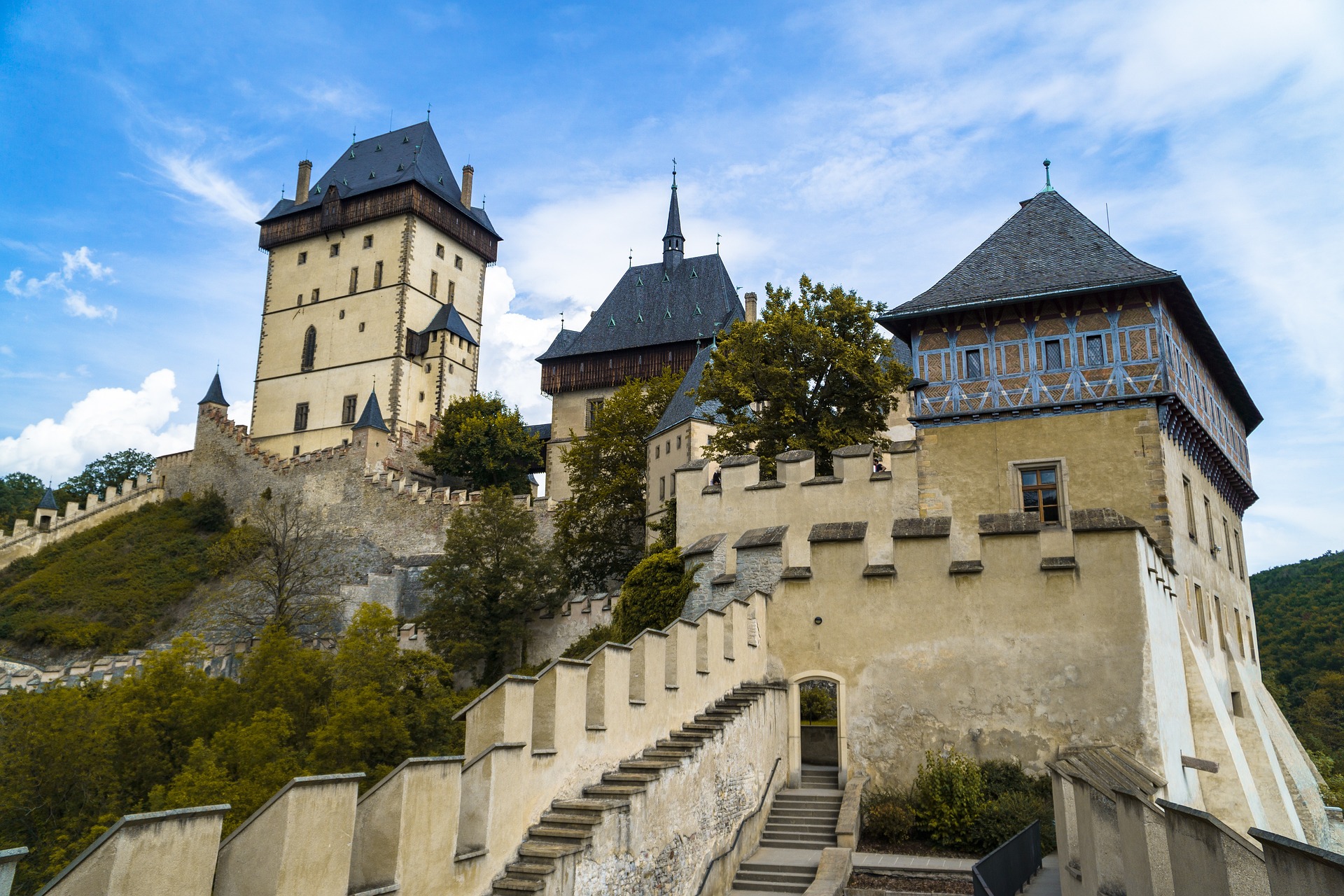 Hrad Karlštejn: Objevte skvostnou historii