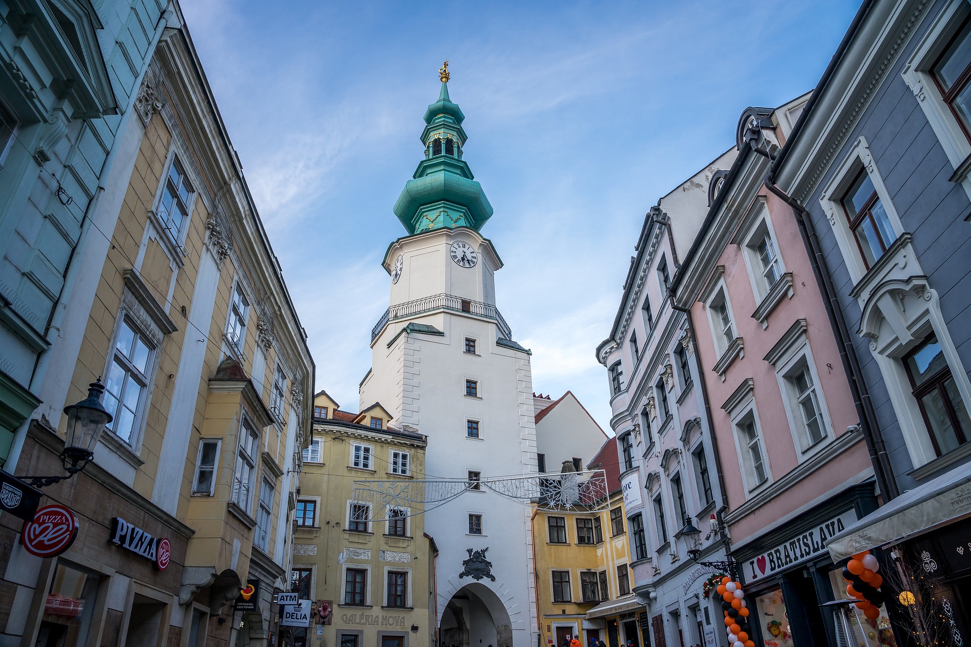 Staré Město v Bratislavě: Příběhy ulic a náměstí